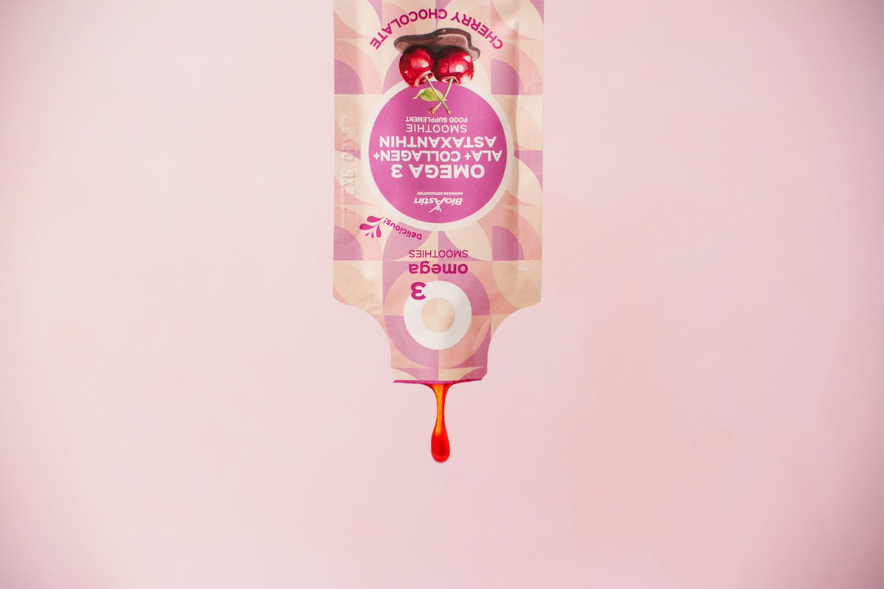 Beauty Food Omega 3 liposomal supplement in cherry chocolate flavour liquid hydrolysed bovine collagen peptides with astaxanthin antioxidant antiaging skin glow beauty supplement o3omega smoothies protein sachet